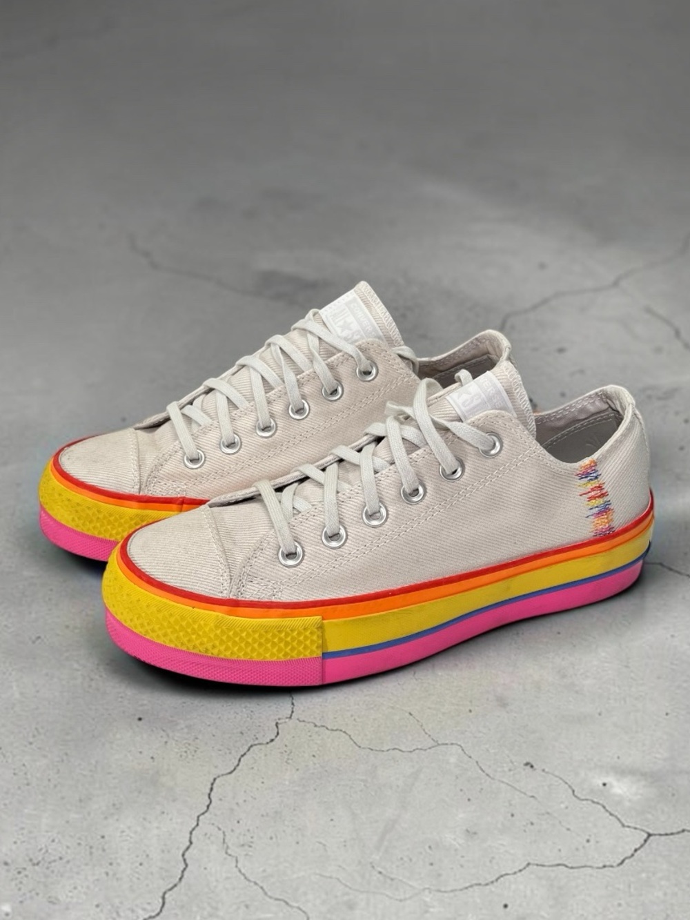 Converse Chuck Taylor All Star Lift Rainbow Platform Sneakers Women’s 8